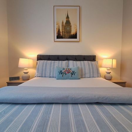 Cozy Bedroom In Lucan, 都柏林 外观 照片